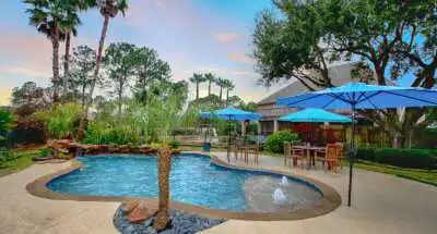 Oak-Hill-Pool_web