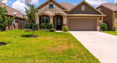 1.-Front-of-the-house_web