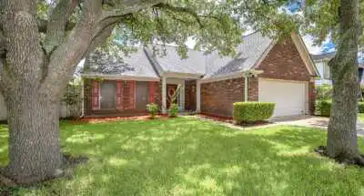 Dogwood_Front-of-home-another-view_web