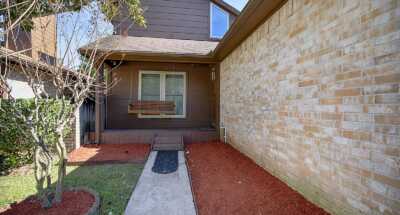 8th_Front-of-home-another-view_web