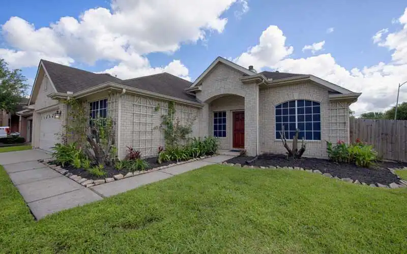 Misty-Falls-Primary_web Misty-Falls-Primary_web