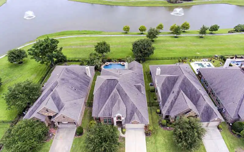 Hispania-View-Drone-1-Front-to-Lake_web