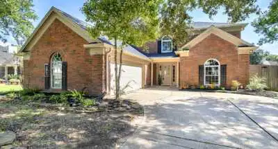 Greenwood_Front-of-home_web Greenwood_Front-of-home_web