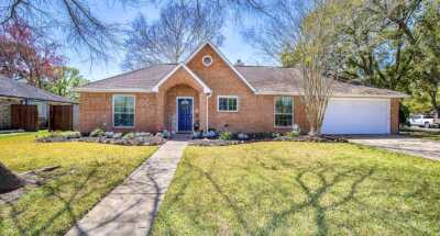 401 Coral Lilly Dr