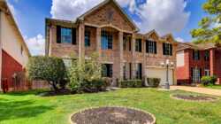 10127 White Oak Trail Ln