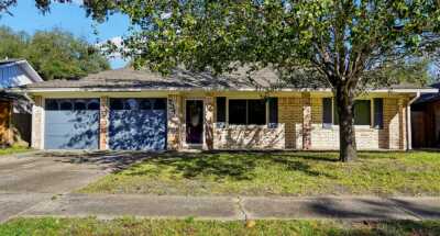 734 E Dartmouth Ln