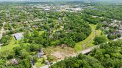 1405 Greenbriar Dr