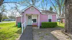 608 E 4th St