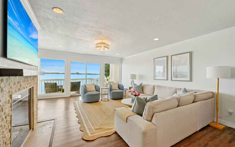2 Mariner Village Dr
