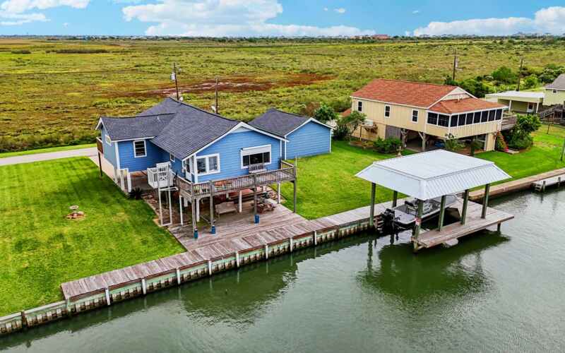 1221-Bay-St_web 1221 Bay St