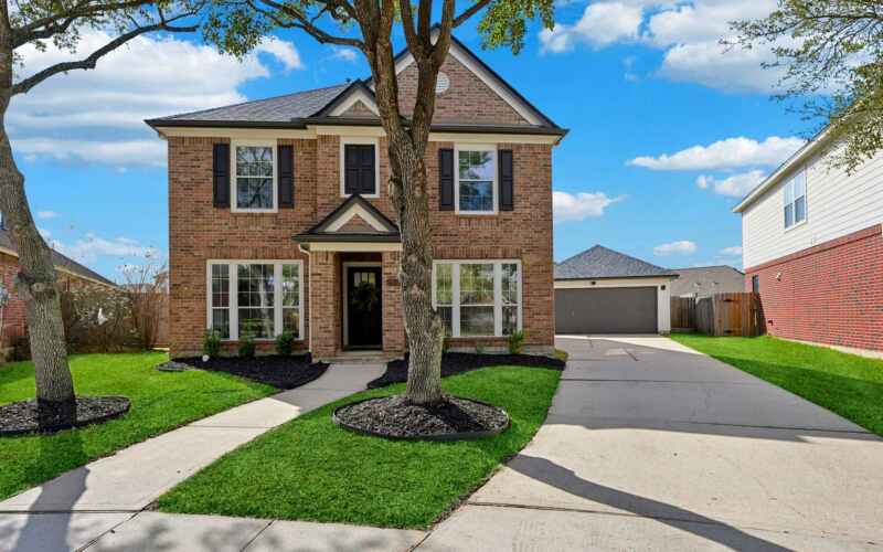 2910-Fountain-Brook-Ct_web 2910 Fountain Brook Ct