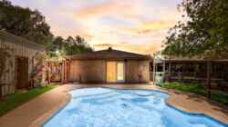 13414-Anna-Ct_web 13414 Anna Ct