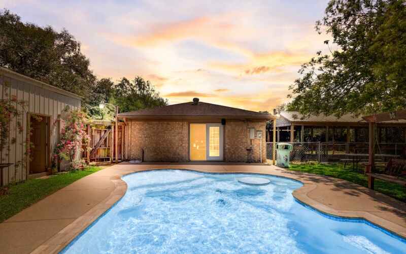 13414-Anna-Ct_web 13414 Anna Ct