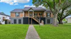 18611-Point-Lookout-Dr_web 18611 Point Lookout Dr