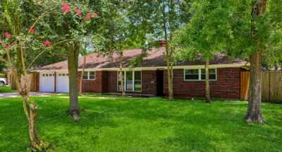 2921 Oak Dr